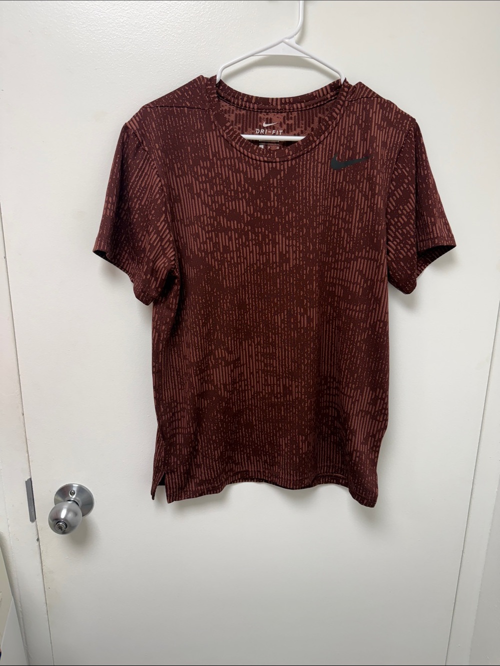 Nike Dri-Fit Short Sleeve Maroon Patterned Performance Tee